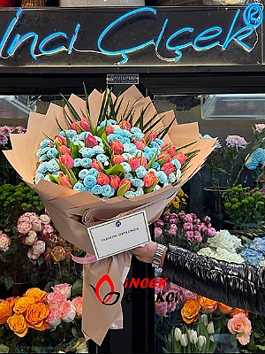 Krmz Lale ve Mavi Kr iekleri